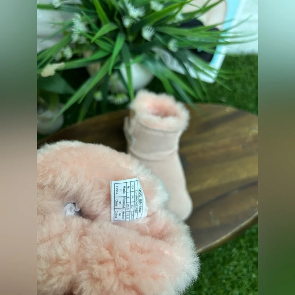 UGG Kids - Erin suede boots - kids - M  $82.00 Color: Baby Pink